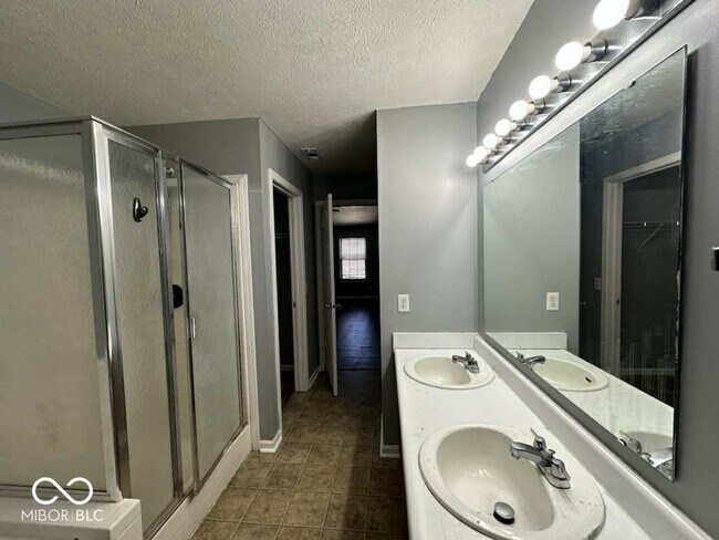 Building Photo - 6903 Governors Pointe Blvd