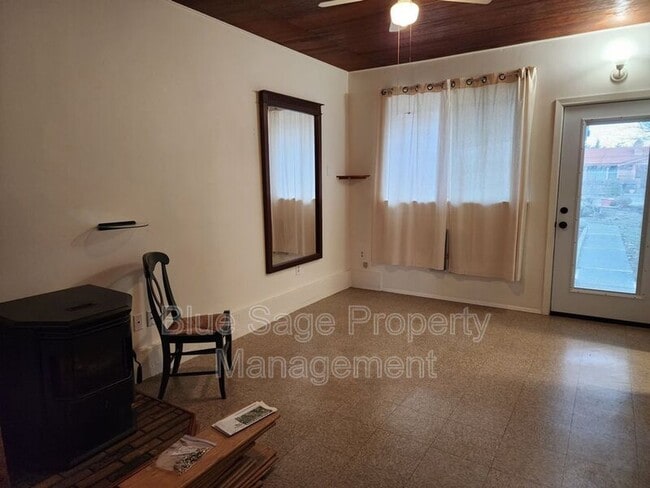 Building Photo - 500 S 3rd Pl