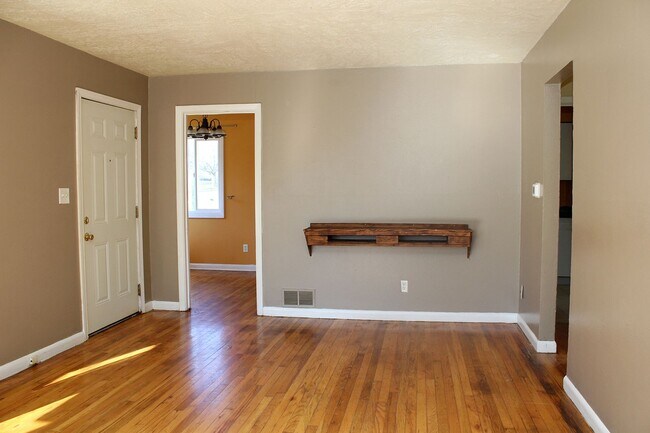 Building Photo - 4728 SE 92nd Ave