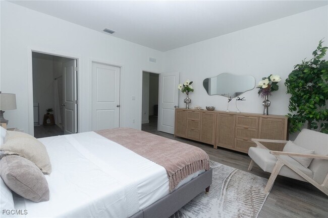 Building Photo - 6027 Pecan Cir