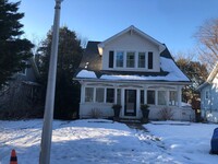 Building Photo - Charming 4 Bedroom 2.5 Bath single family ...