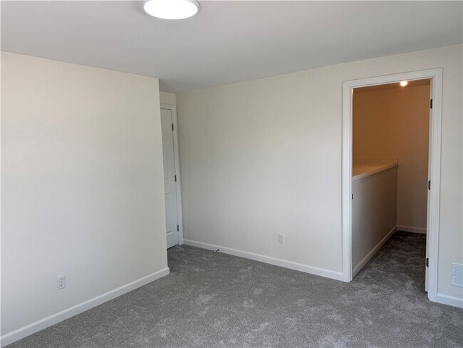 Building Photo - 6221 Longford Rd