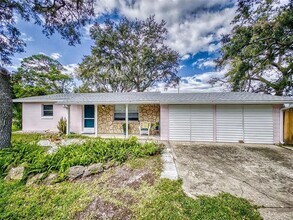 Building Photo - Charming 2-bedroom, 1-bath home