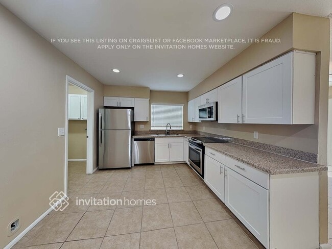 Building Photo - 9635 N 35th Ln