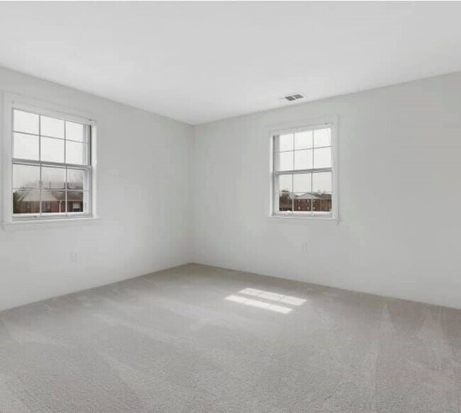 Building Photo - 200 Bedford Rd