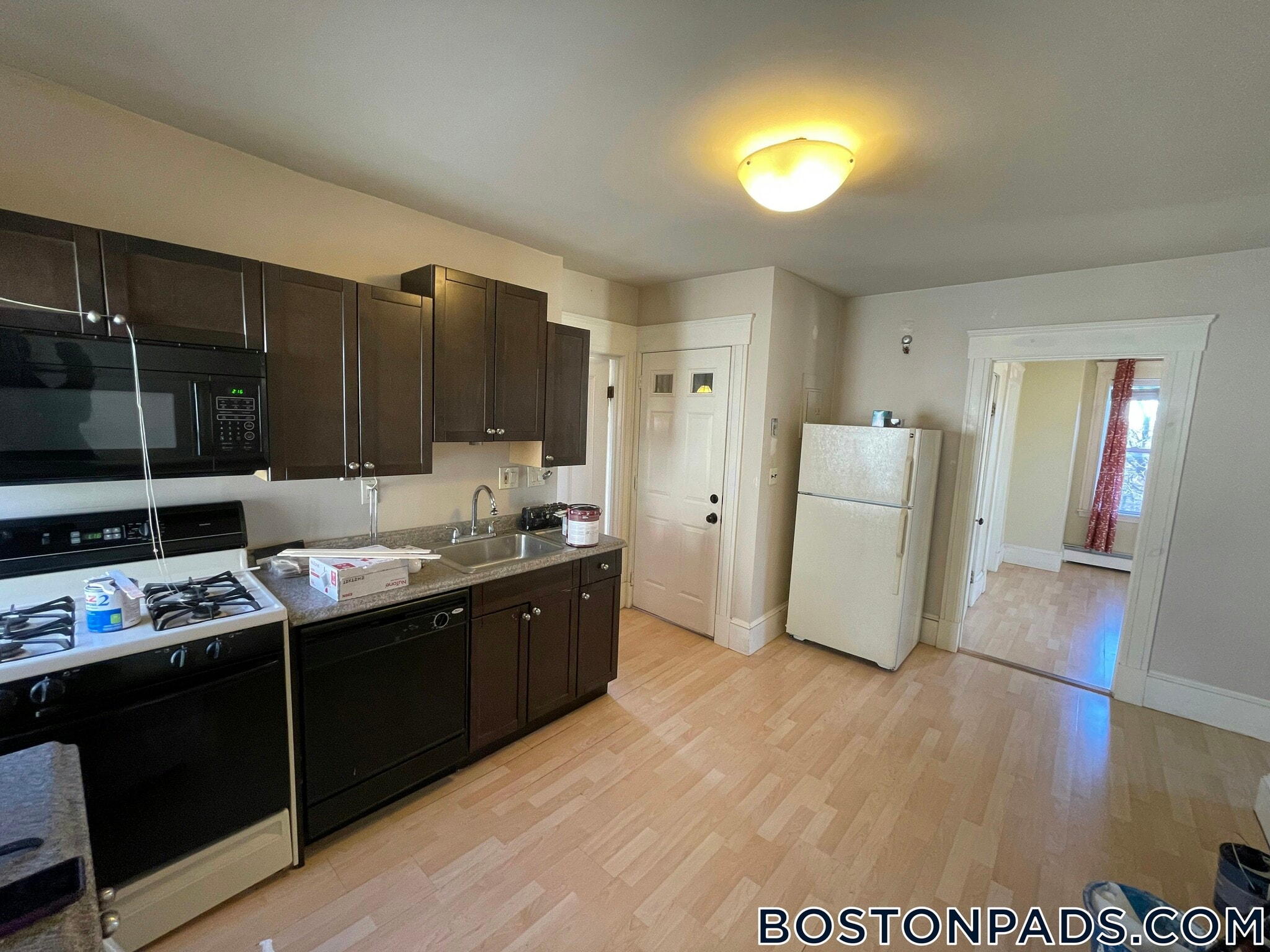Building Photo - 133 Marcella St
