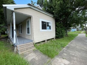Building Photo - 1133 Maximillian St