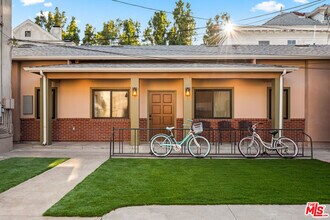 Building Photo - 2336 Scarff St