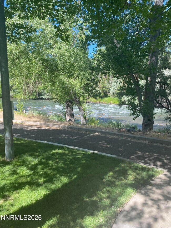 Building Photo - 2875 Idlewild Dr