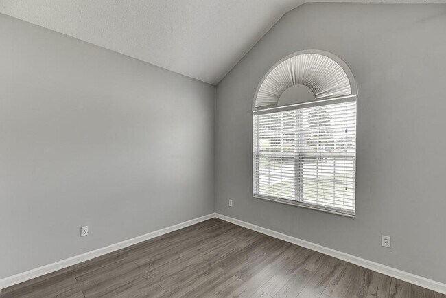 Building Photo - 2464 Laurelfield Dr