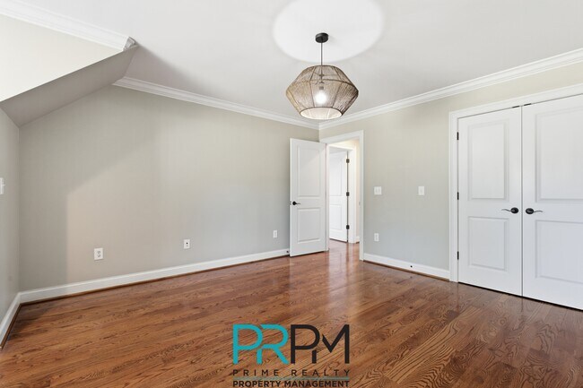 Building Photo - 129 Griffith Hill Way