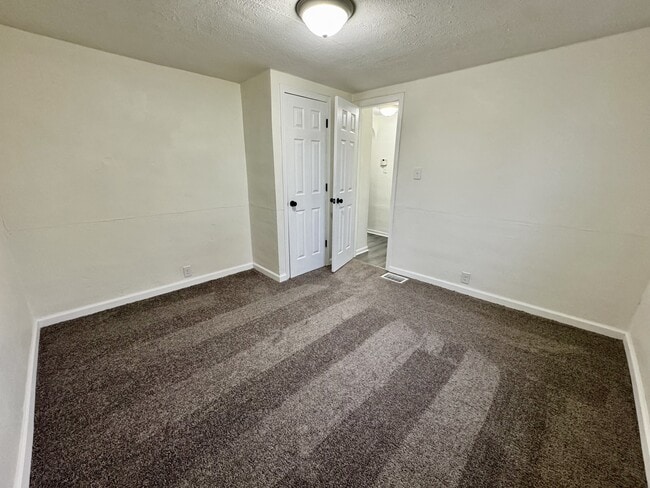 Building Photo - 1419 N Purdum St