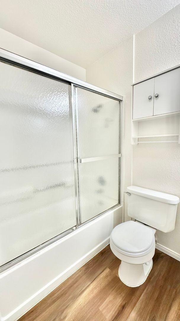 Building Photo - Darling, Entry Level, Corner-End Condo Uni...