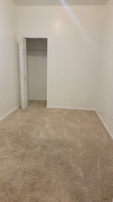 Building Photo - 4053 S Calumet Ave