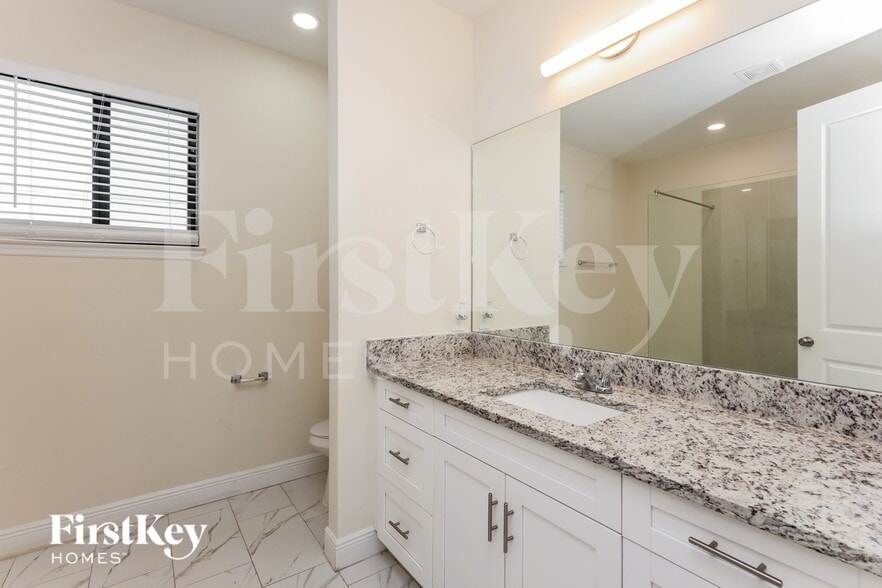 Building Photo - 2607 6th St SW