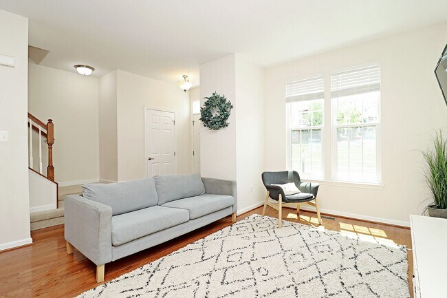 Building Photo - Dog-Friendly Pavilions at Pantops Townhome With Garage