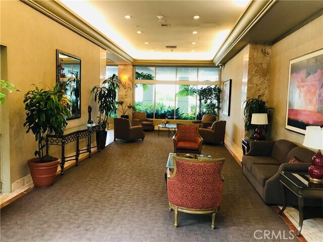 Building Photo - 525 E Seaside Way