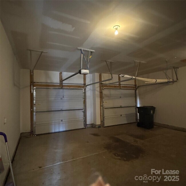 Building Photo - 8012 Camden Crossing