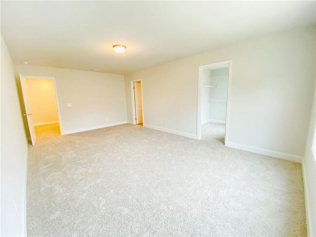 Building Photo - 1089 N Village Dr