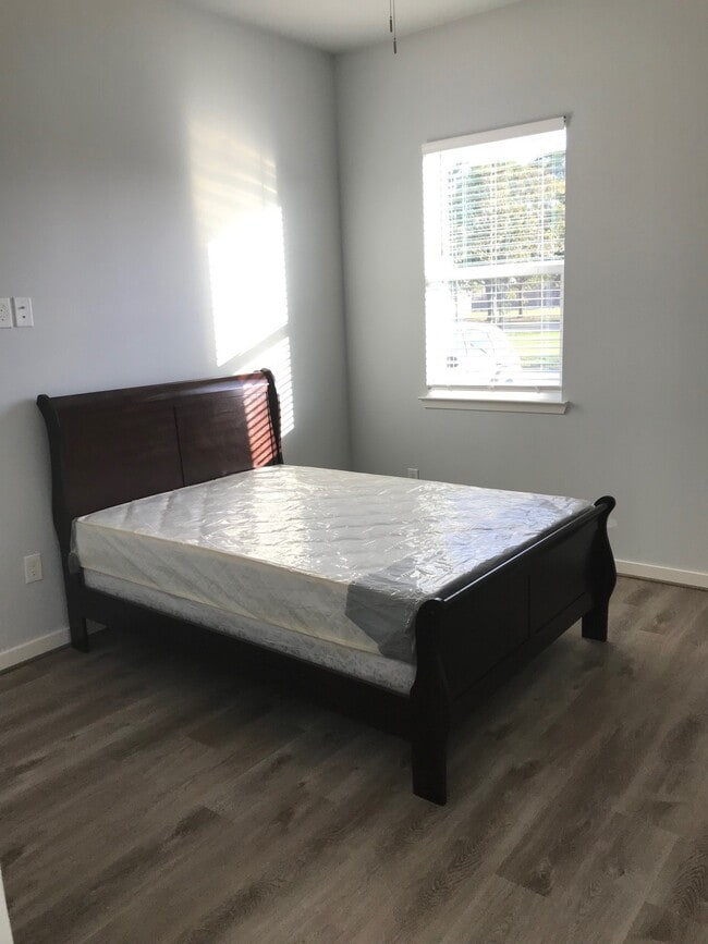 Building Photo - 3009 Callie St