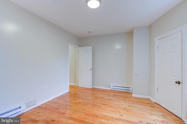 Building Photo - 4924 Chestnut St