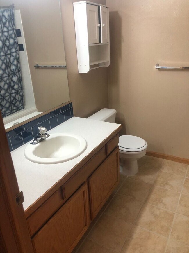 Building Photo - Nice Home with Finished Basement in South Loveland