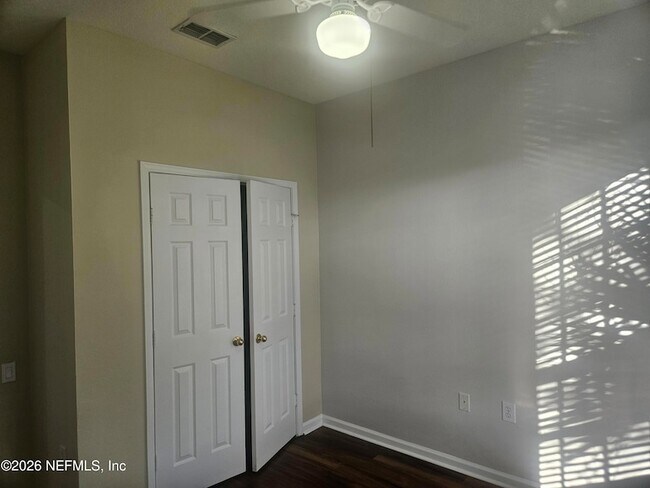 Building Photo - 10550 Baymeadows Rd