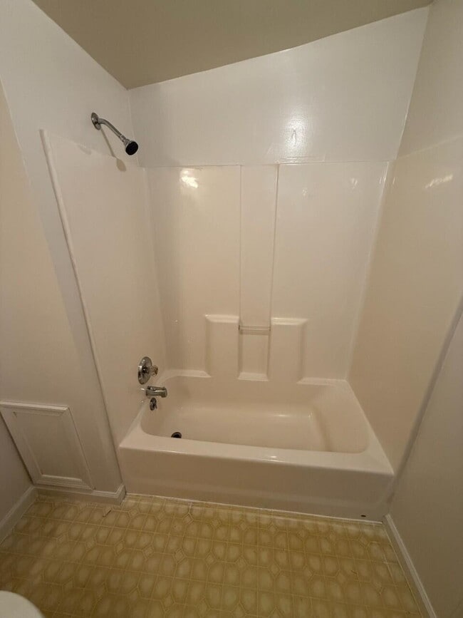 Building Photo - 3120 Radford Rd