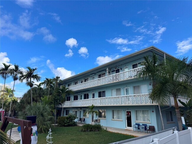 Building Photo - 455 Golden Isles Dr