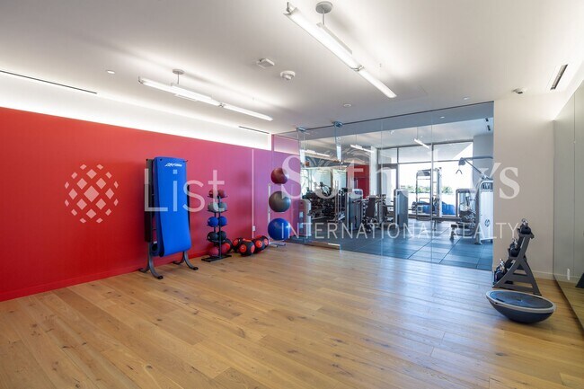 Building Photo - Ae'o #1909  |  Honolulu, HI