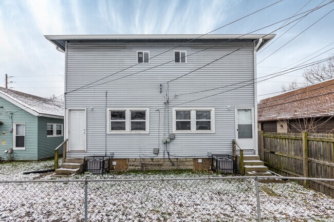 Building Photo - 1622 -1624 Orange St.