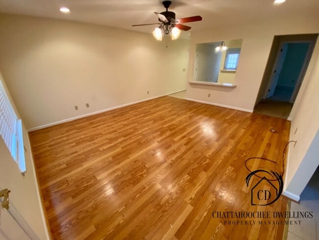 Building Photo - 322 Wright Oaks Ct