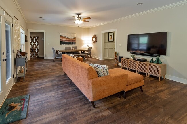 Building Photo - Millbrook Rental!