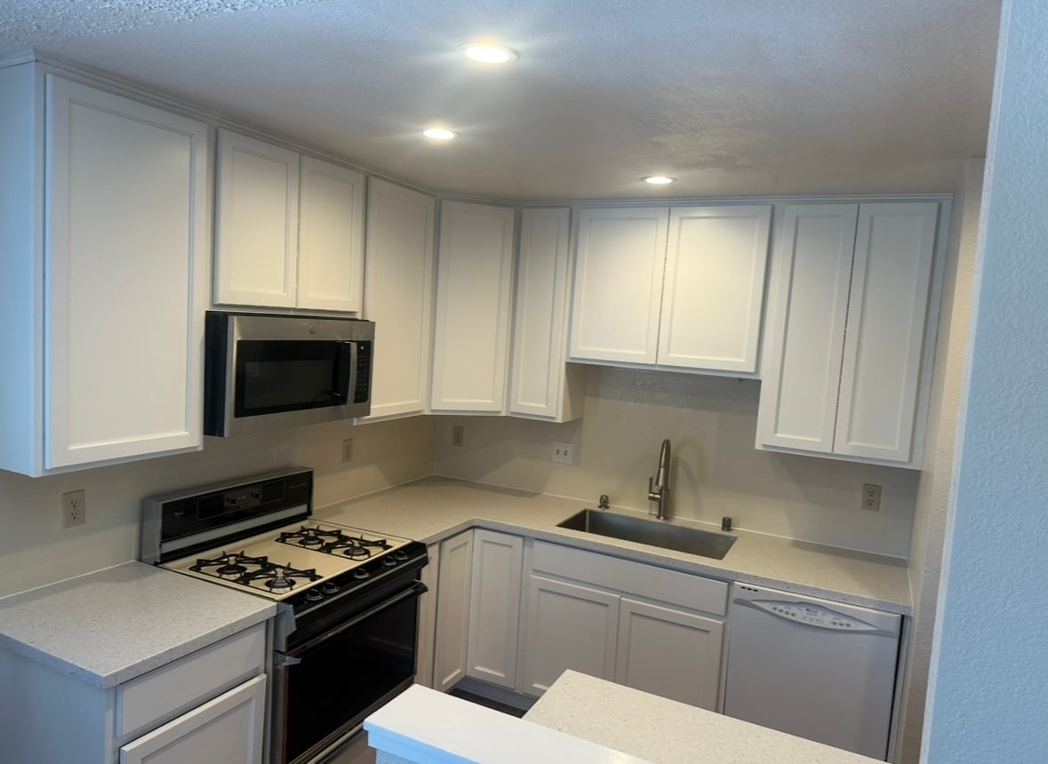 Kitchen - 173 Park Place Dr