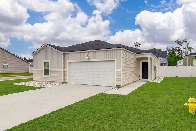 Building Photo - Spacious 4BR Home in Rincon with Fenced Yard & Modern Comforts