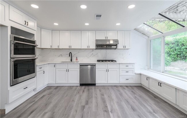 Building Photo - 27 Eden