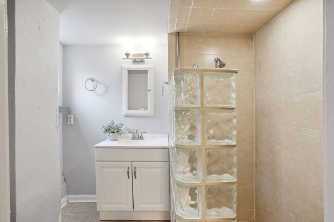 Building Photo - 940 N Carrollton Ave