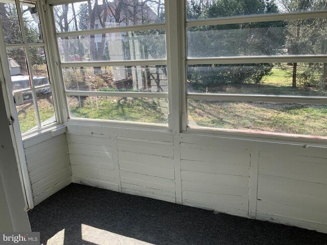 Building Photo - 433 Bentley Ave