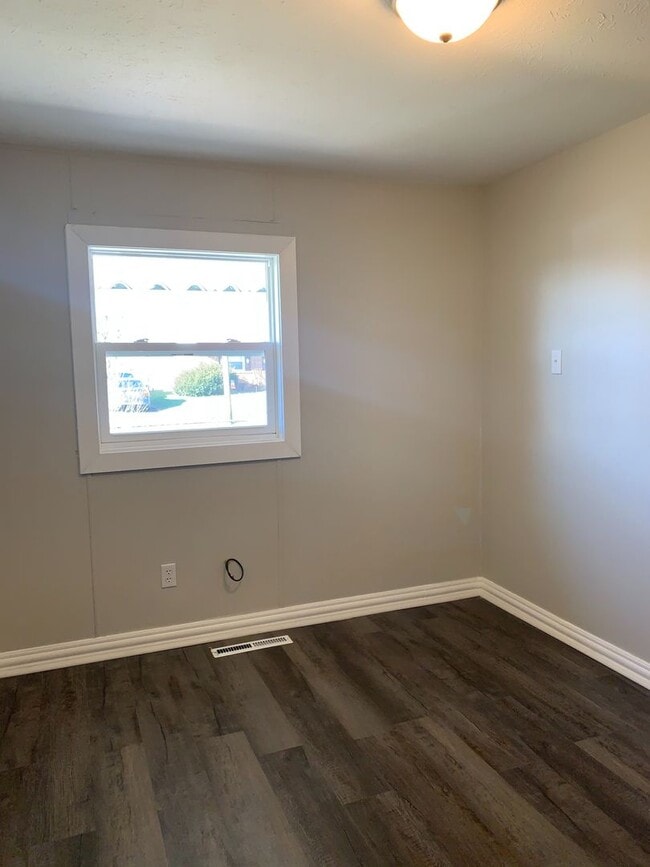 Building Photo - Stunning 3 Bedroom Home for Rent! SECTION ...