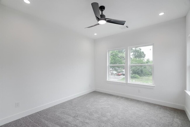 Building Photo - 7903 Sunnyhill St