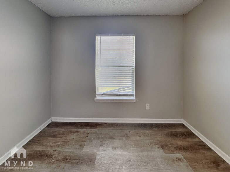 Building Photo - 3442 Volley Dr