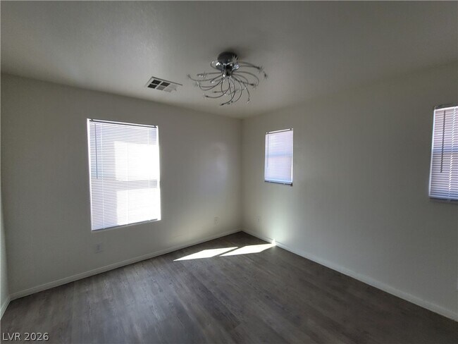 Building Photo - 10799 Flame Vine Ct