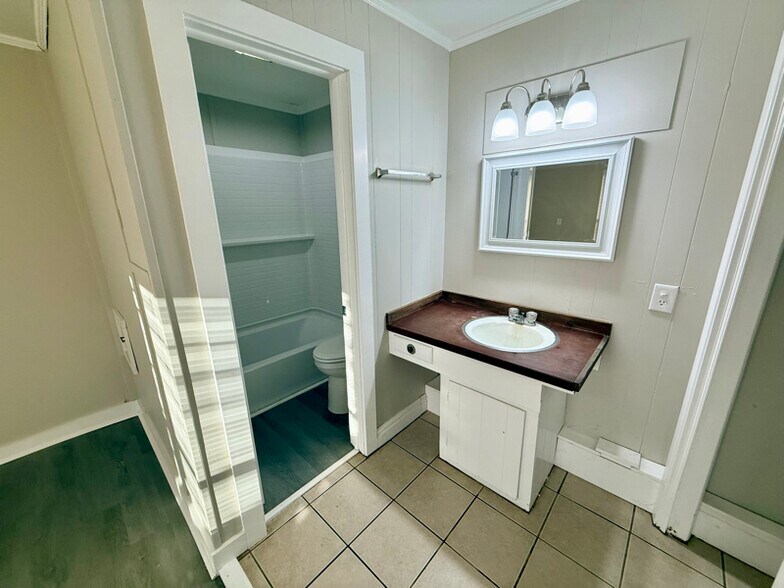 Building Photo - 603 S Jefferson Ave