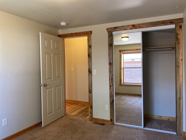 Building Photo - Updated Old Town 3 Bed 2 Bath Home w/ fenced yard and 1 car garage