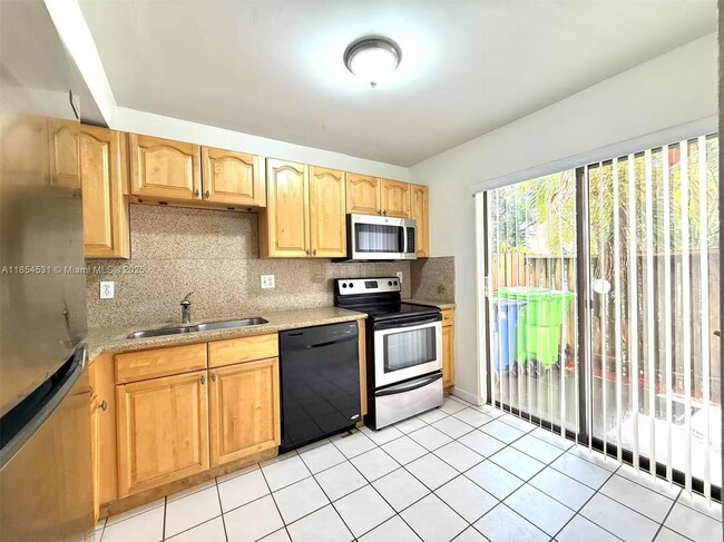 Building Photo - 4094 Sierra Terrace