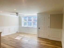 Building Photo - 1517 Curtin St