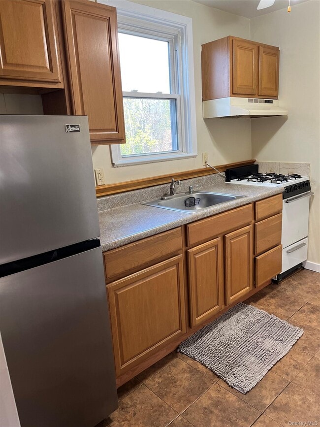 Building Photo - 3 Daniel Pl