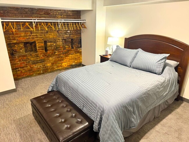 Building Photo - 480 S Salina St