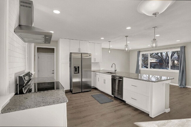 Building Photo - 817 Westmoor Dr