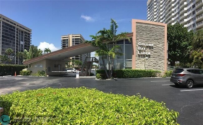 Building Photo - 2001 S Ocean Dr